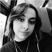 Studentessa che offre ripetizioni